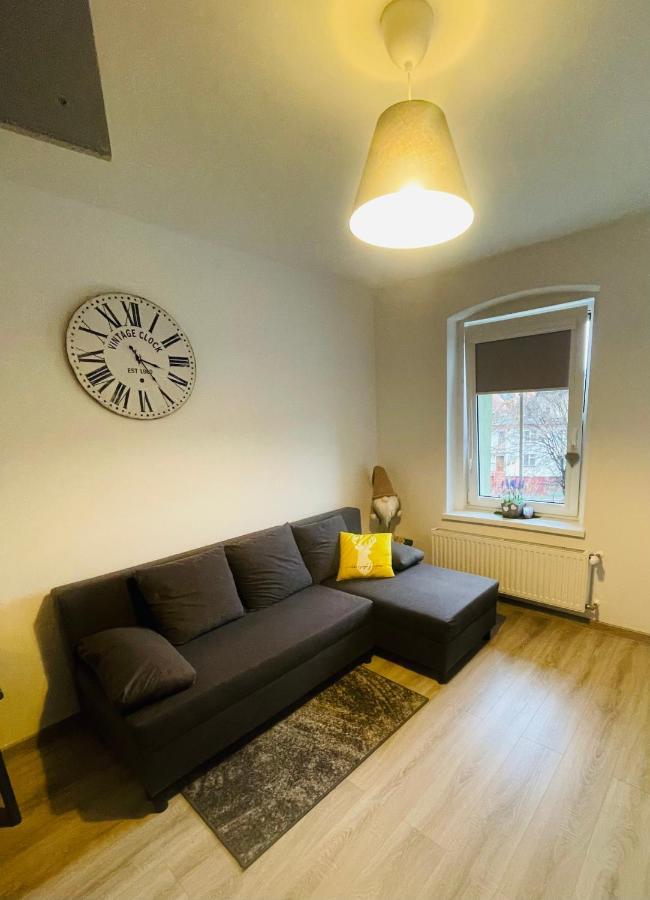 イェレニャ・グーラApartament Oliwiaアパートメント エクステリア 写真