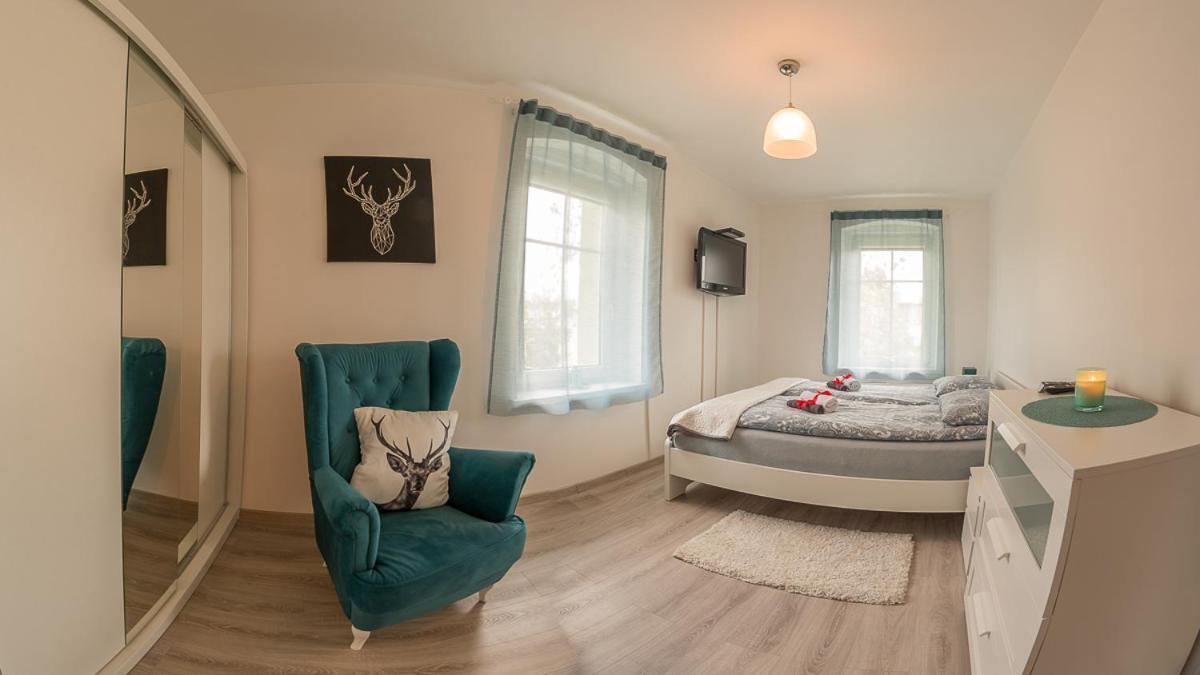 イェレニャ・グーラApartament Oliwiaアパートメント エクステリア 写真
